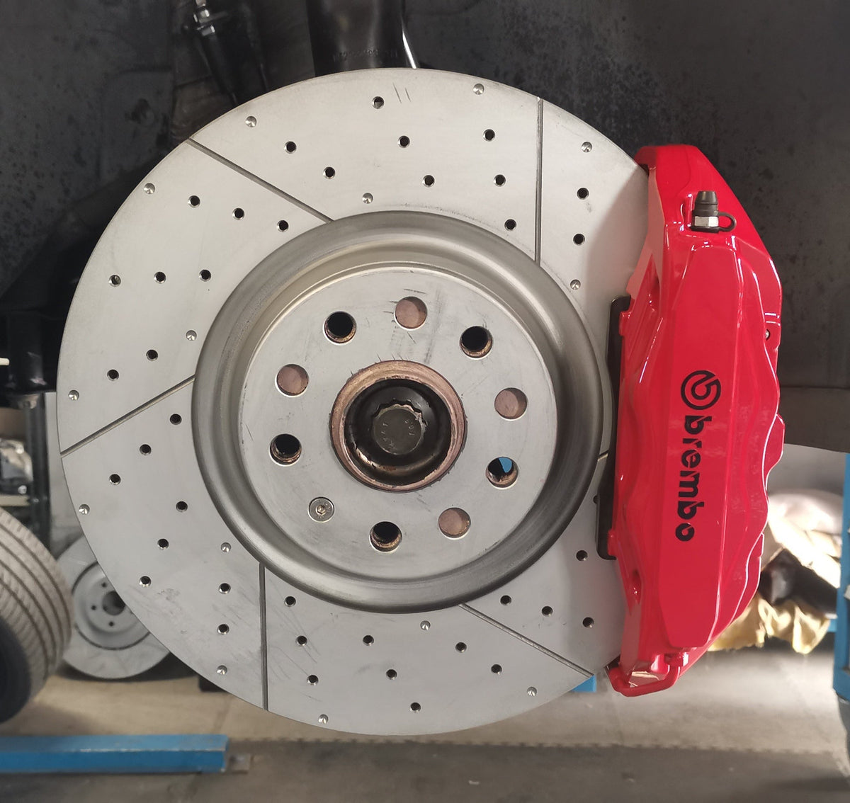 Kit Impianto Frenante Maggiorato gruppo VAG | Anteriore 4 pompanti Brembo 340x30 - Gruppo Vag - ProTech Engineering