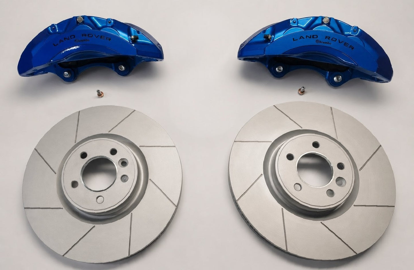 Kit Impianto Frenante Maggiorato Anteriore 6 pompanti Brembo per Defender / Range Rover Sport (2014–2022)